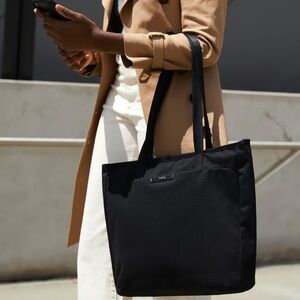 Bellroy Tokyo Tote (Second Edition) Melbourne Black 15L fits 13” laptop comfort